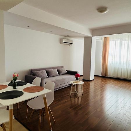 Catalina Summerland Apartaments Mamaia Nord Ngoại thất bức ảnh